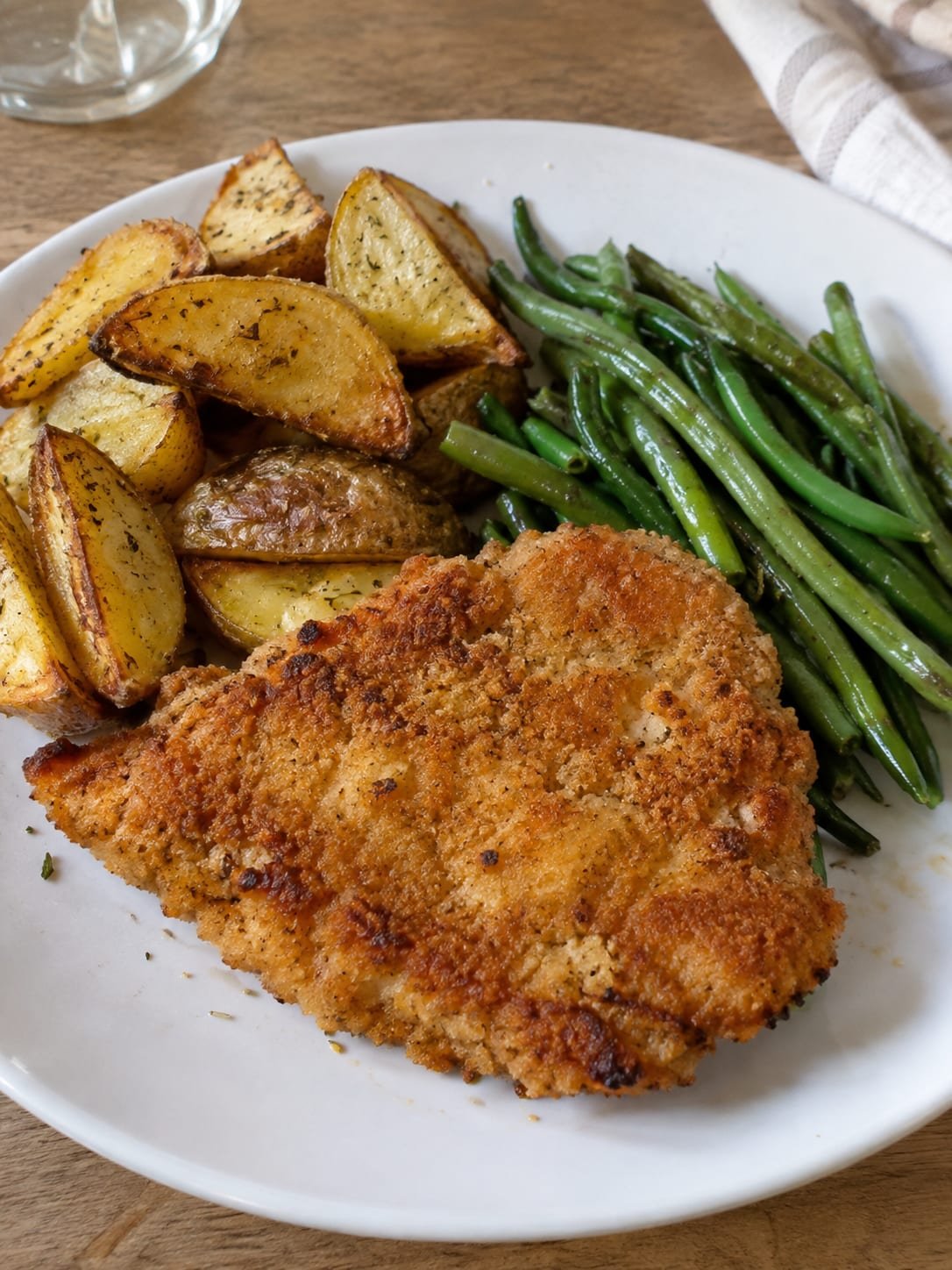 Escalope de poulet, haricots verts et pommes de terre